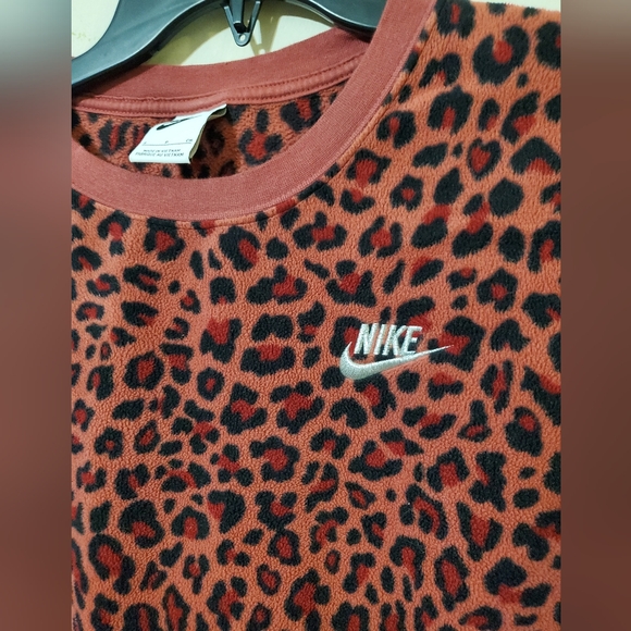 Nike Leopard Print Fleece Sweater Pull Over Small EUC - Picture 4 of 5